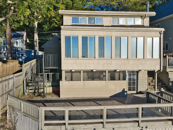 274 Hawley Center Dr, Coldwater, MI 49036