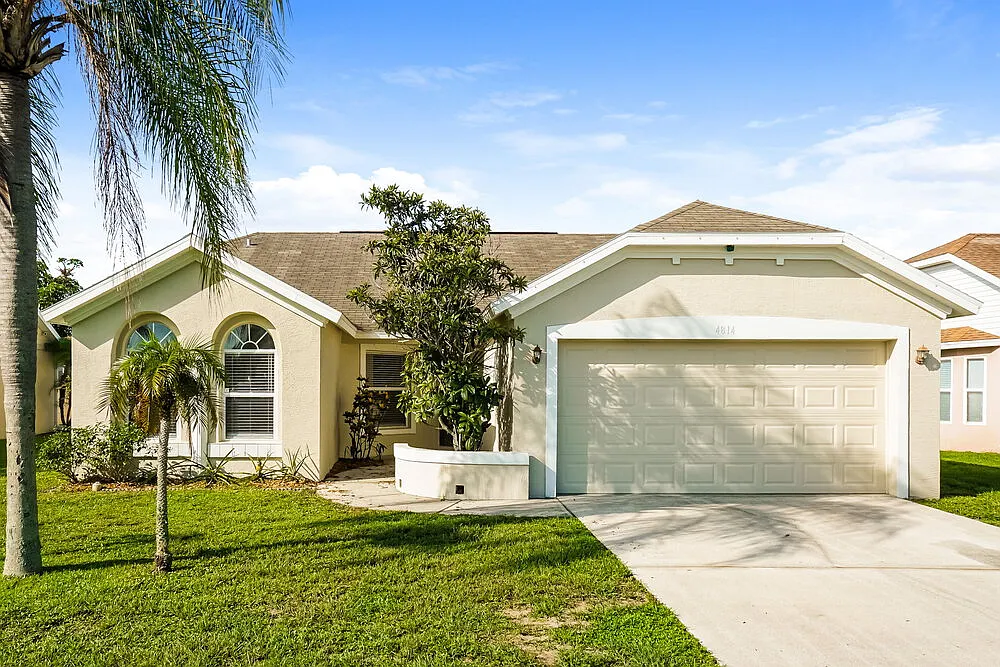 3 bed, 2.0 bath, 1590 sqft, $2,325 — Photo 1