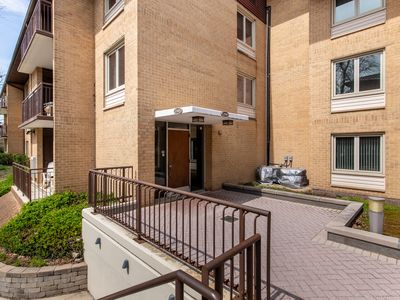 2500 W Talcott Rd APT 301, Park Ridge, IL, 60068
