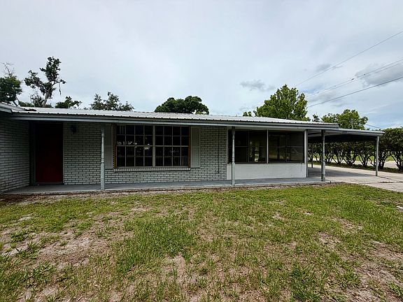 3rd image of 1809 Richter Ln