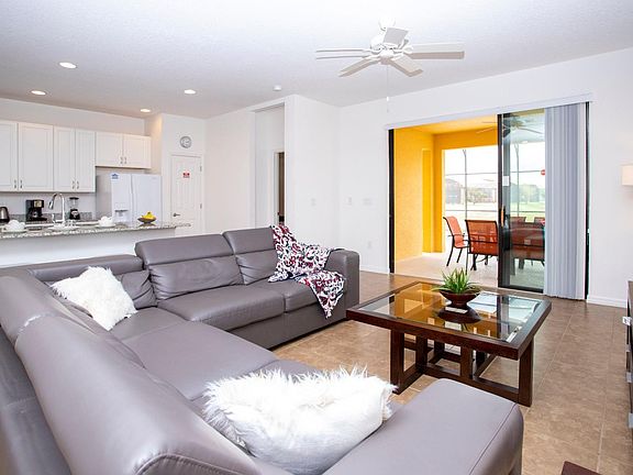 2nd image of 2610 Rosemont Cir