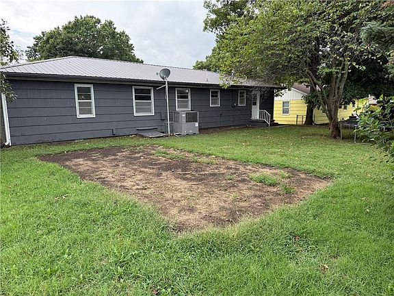 5th image of 237 Kaw Ave