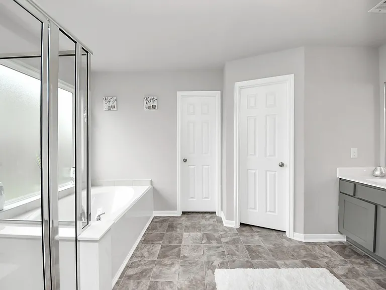 2918 Silverhorn Ln — Photo 33