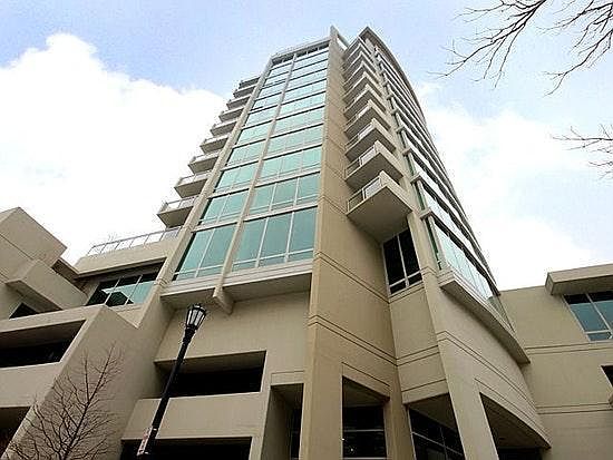 Front of 1570 Elmwood Ave., Unit 708, Evanston, IL 60201