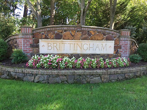 2nd image of 206 Blackhaw Ct