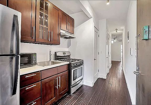 3rd image of 640 10th Ave APT 3N