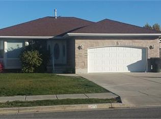 1182 W 2350 N, Clinton, UT 84015