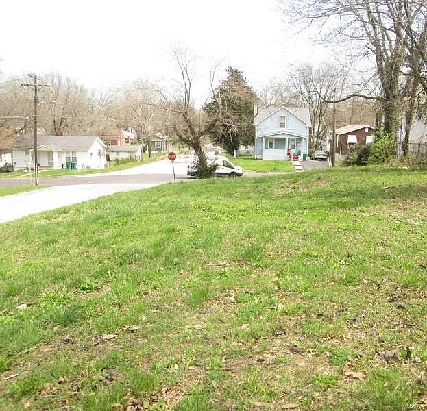 2nd image of 5665 Helen Ave