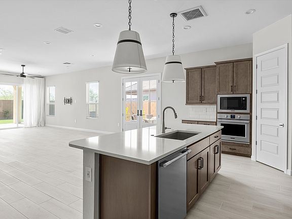 4th image of 21425 N 59th St
