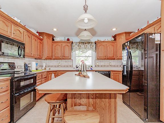 3rd image of 385 Heltsley Rd