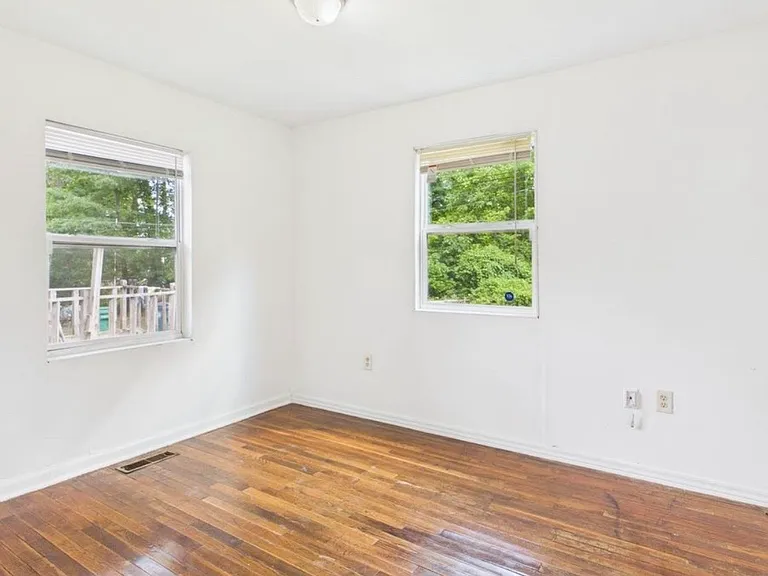 624 Fayette Ave — Photo 10