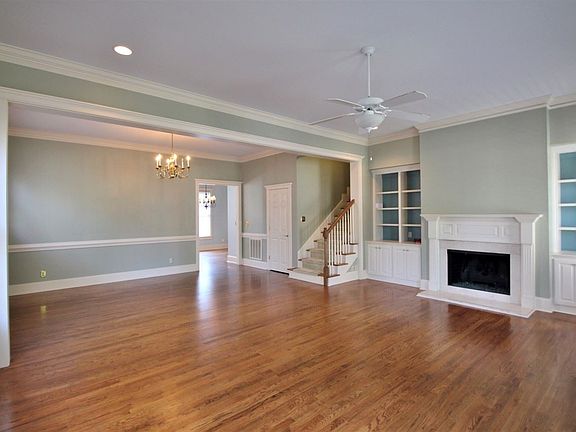 4th image of 109 Candler Pl