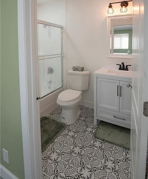 10900 Blix St #5 — Photo 1
