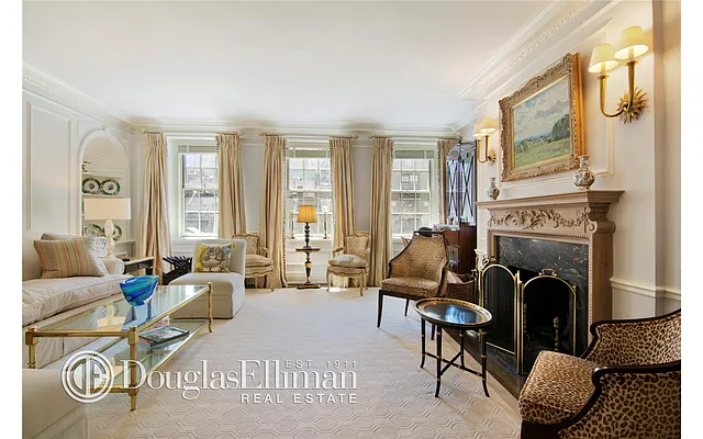 Sold by Douglas Elliman | media 24