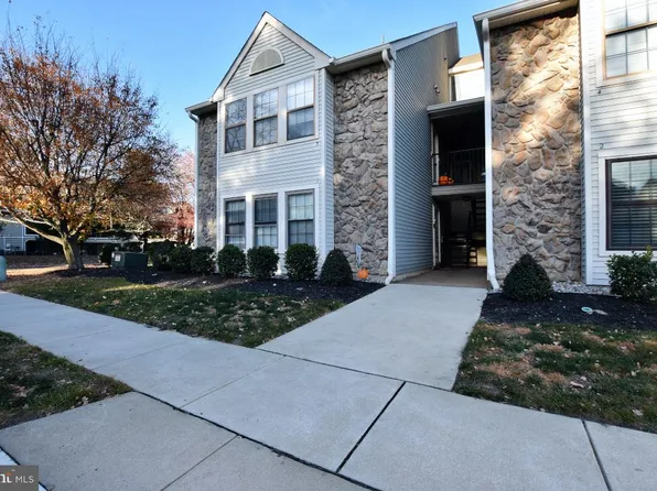 1 Sheffield Dr, Marlton, NJ 08053