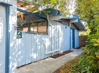 109 Roan Dr, Eugene, OR 97401