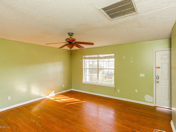 3rd image of 95503 Barbaras Pl