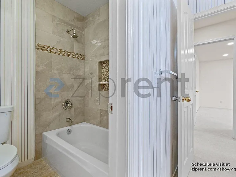 1001 Sandhurst Dr — Photo 26