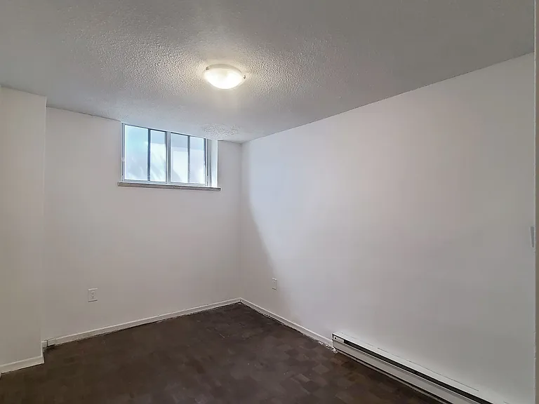 570 Eglinton Ave W #4 — Photo 11