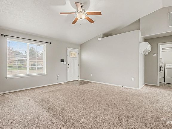 4th image of 624 E Cinnabear Dr