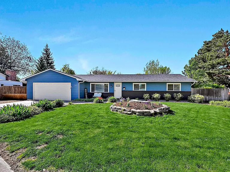 10818 W Marlinwood Dr — Photo 1