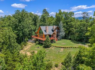 1525 Mountain Trail Ln, Sevierville, TN 37876