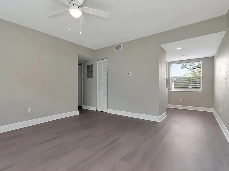 107 Karde Ln #C — Photo 5
