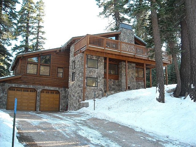 Walk to Canyon Lodge Ski Area