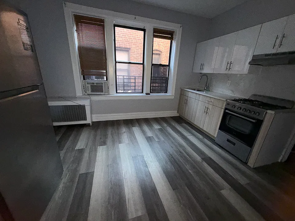 122 Corbin Ave #401D