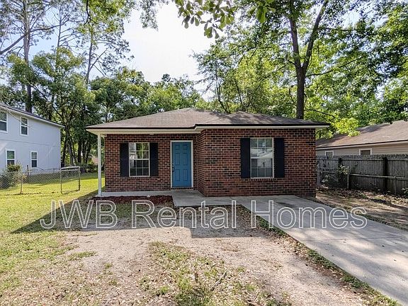 2nd image of 1215 Neva St