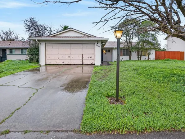 7229 Lawnwood Dr, Sacramento, CA 95828