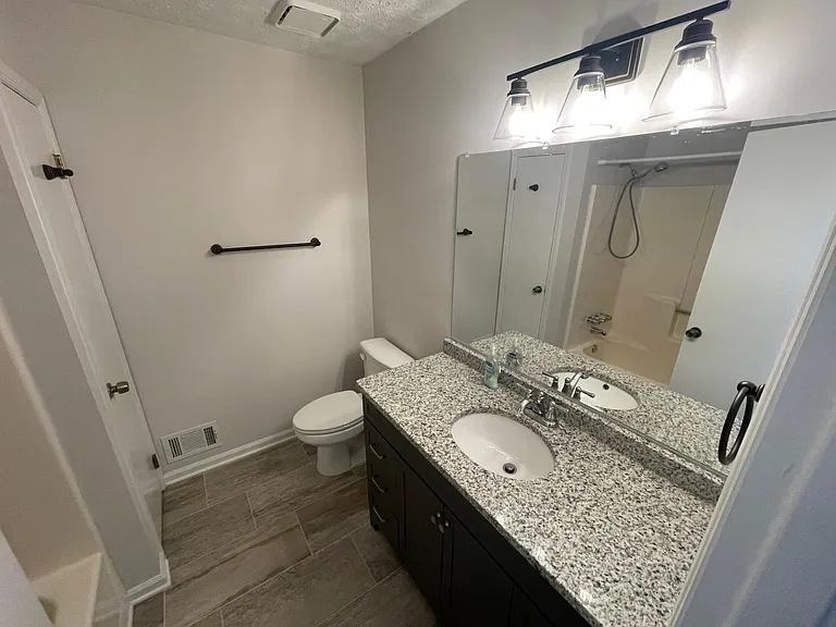 2423 Falcon Ct — Photo 8