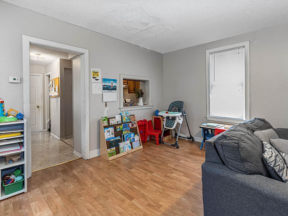 2nd image of 660 Thomas Ave #1