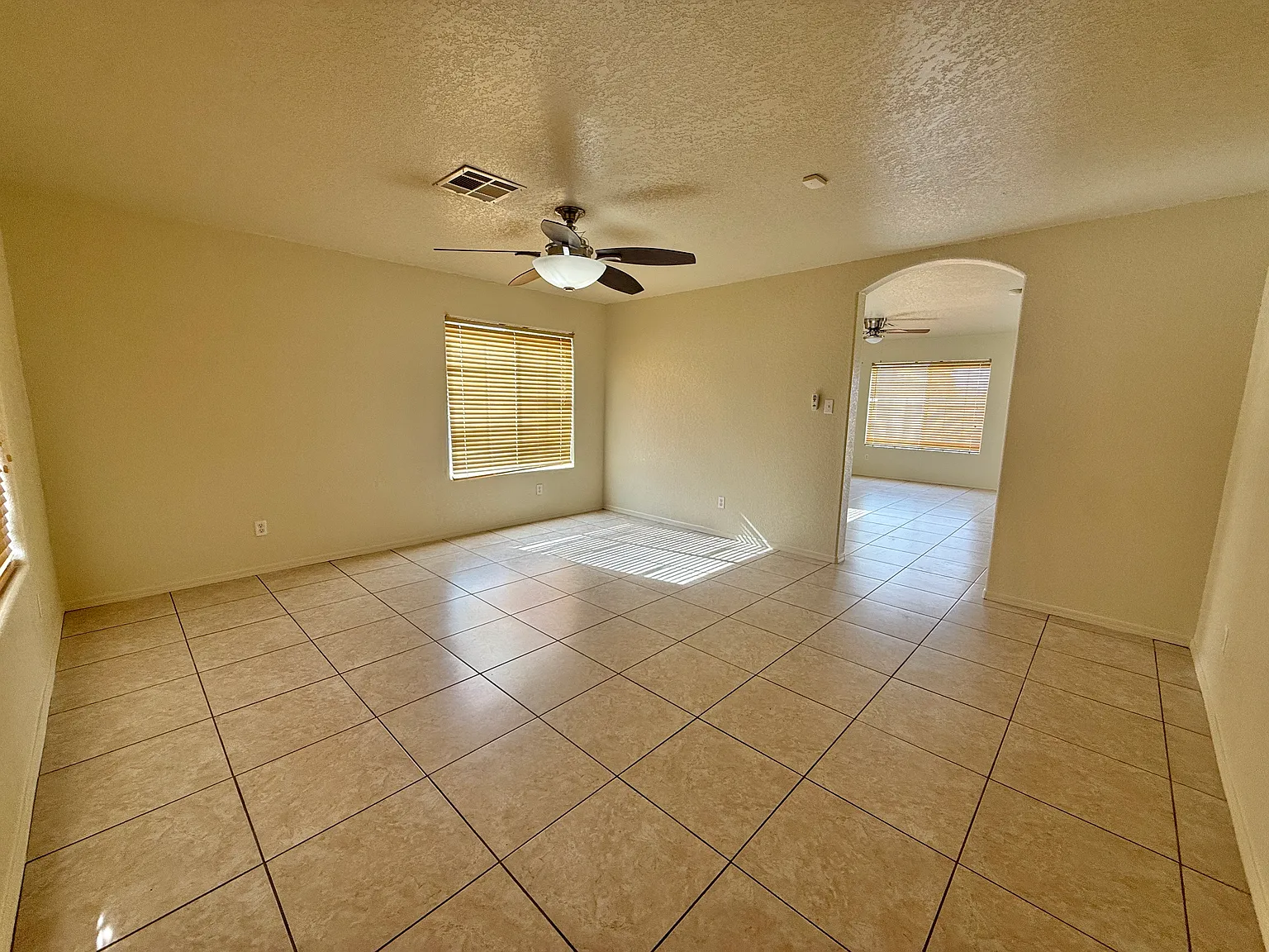 4 bed, 2240 sqft, $1,995 — Photo 3