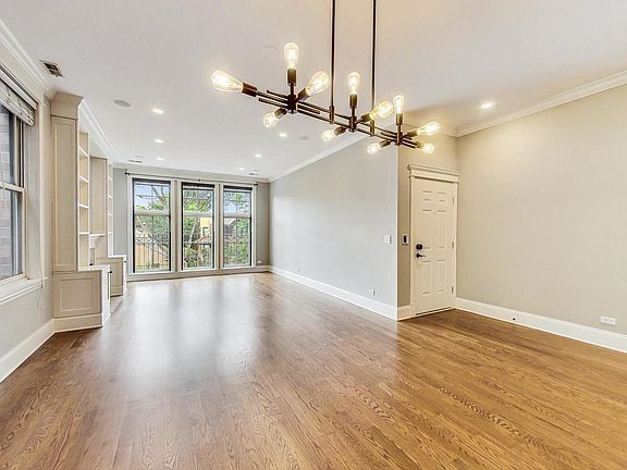 3rd image of 4721 N Malden St #2S