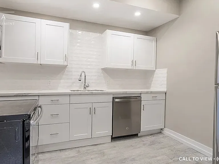 484 Main St E #1 — Photo 2