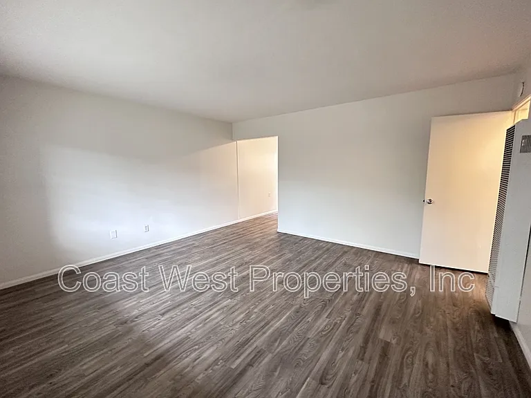 3837 1/2 Kendall St — Photo 17