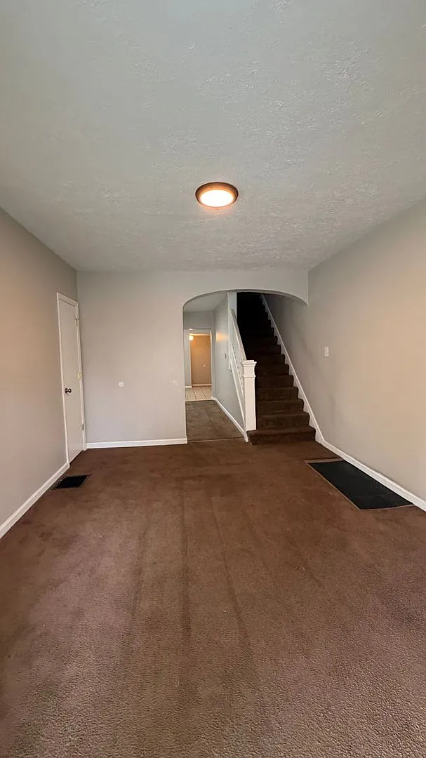 1301 N Olney St — Photo 3