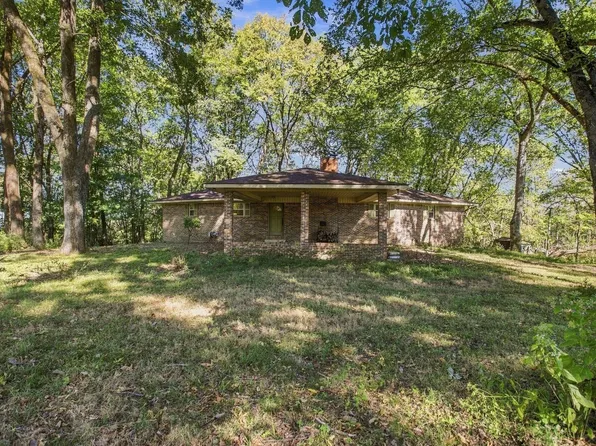 520 Mountain View Dr, Pulaski, TN 38478
