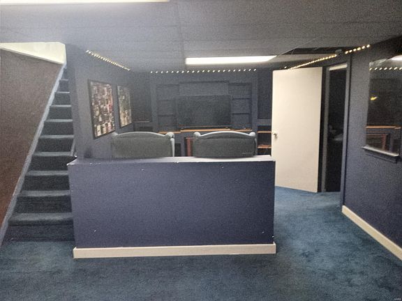 2nd image of 9454 Minerva Ave