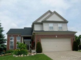 3710 Briarbrooke Ln, Rochester, MI 48306