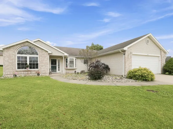 252 Broadmore Cir, Angola, IN 46703