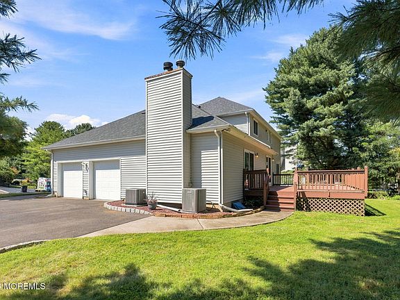 2nd image of 38 Knob Hill Road