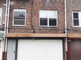 45-35 43rd St #1F, Sunnyside, NY 11104