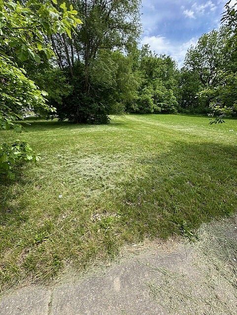 2nd image of 1719 Roosevelt Ave
