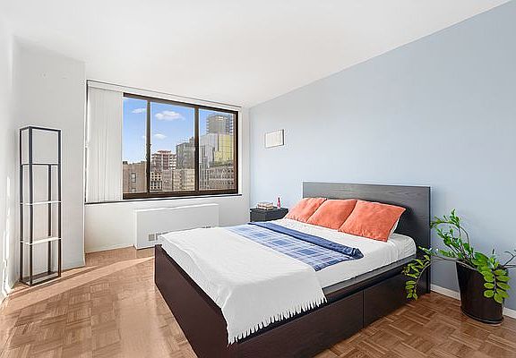 5th image of 215 W 95th St APT 16E