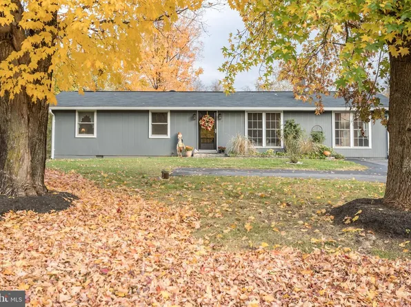 808 Morgan Pl, Front Royal, VA 22630