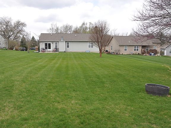 3rd image of 9908 N Blacksoil Ln