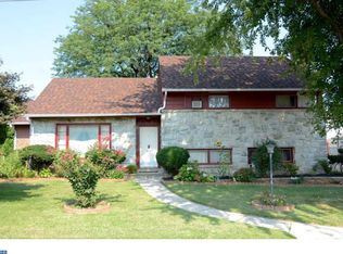 211 Summit Ave, Reading, PA 19611