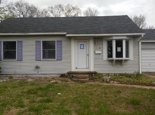 1106 Saint Clement Dr, Cahokia, IL 62206